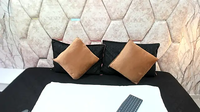 Snapshot of EXOTIC_EBONY_ chatting on October 16, 2025, 7:00 pm EXOTIC EBONY online show from October 16, 2025, 7:00 pm