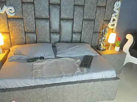 becca scotts online show from September 27, 2025, 12:11 pm