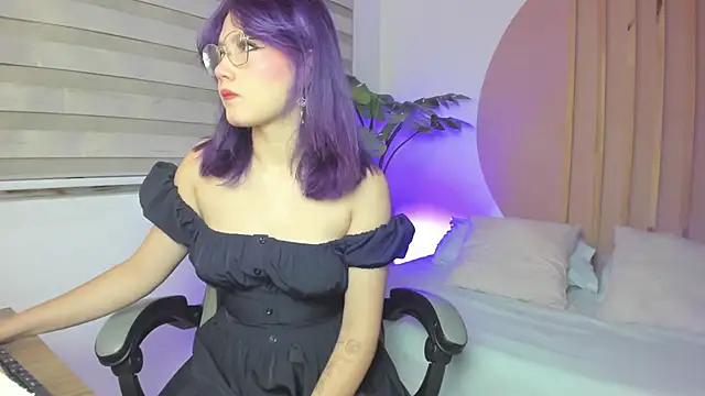 Snapshot of rei_cos chatting on September 30, 2025, 12:33 pm rei cos online show from September 30, 2025, 12:33 pm