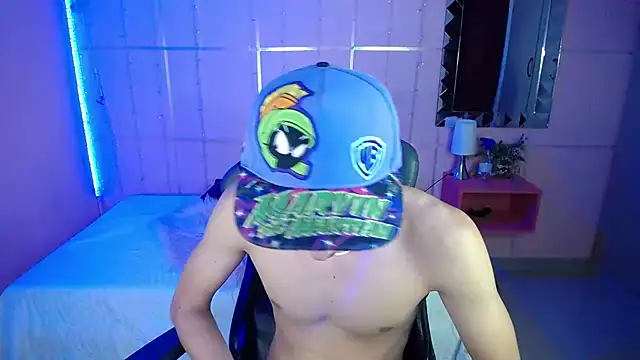 Snapshot of Justin_gray_ chatting on October 7, 2025, 8:43 pm Justin gray online show from October 7, 2025, 8:43 pm