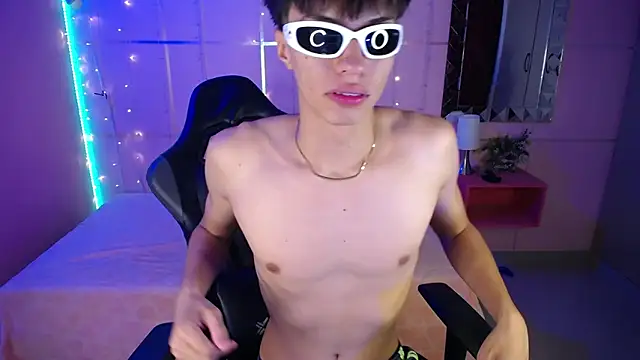 Snapshot of Justin_gray_ chatting on September 16, 2025, 8:43 pm Justin gray online show from September 16, 2025, 8:43 pm