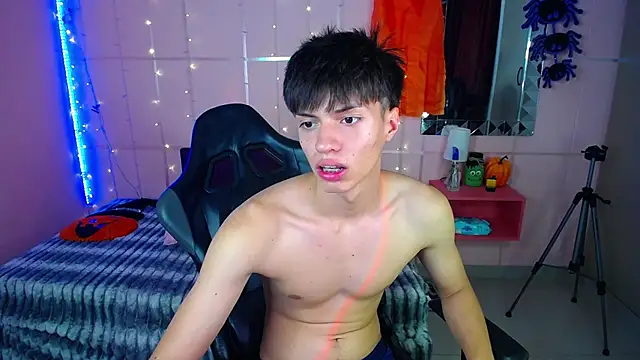 Snapshot of Justin_gray_ chatting on October 24, 2025, 9:03 pm Justin gray online show from October 24, 2025, 9:03 pm