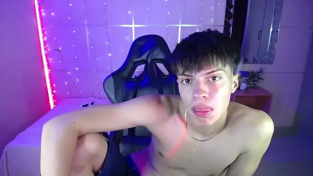 Snapshot of Justin_gray_ chatting on September 10, 2025, 8:30 pm Justin gray online show from September 10, 2025, 8:30 pm