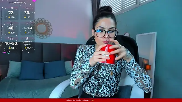 Snapshot of Esmeralda_CO chatting on February 25, 2026, 3:56 pm Esmeralda CO online show from February 25, 2026, 3:56 pm