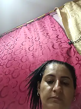 Snapshot of Titiss8921 chatting on October 25, 2025, 1:27 am Titiss8921 online show from October 25, 2025, 1:27 am