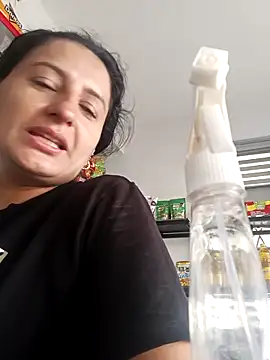 Snapshot of Titiss8921 chatting on September 29, 2025, 12:00 pm Titiss8921 online show from September 29, 2025, 12:00 pm