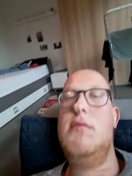 geilerd122 online show from October 25, 2025, 4:18 pm