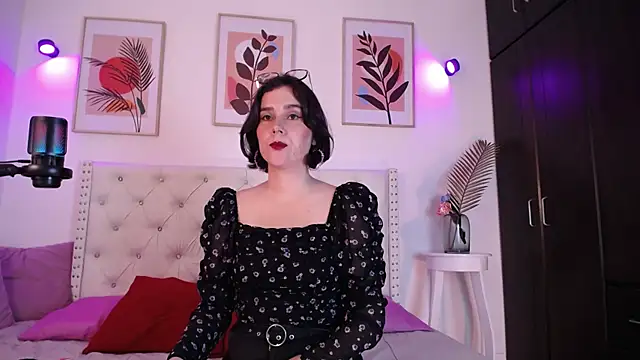 barbyehot online show from October 27, 2025, 8:43 pm