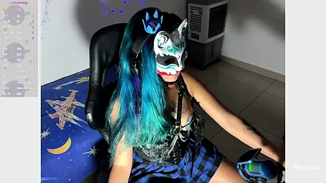 bluesubmissive online show from May 29, 2026, 11:00 pm