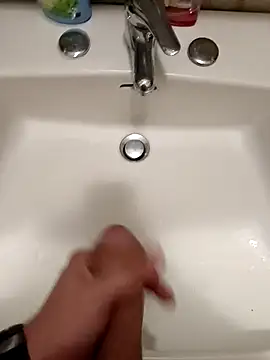 Snapshot of Empi19cm chatting on September 14, 2025, 10:32 pm Empi19cm online show from September 14, 2025, 10:32 pm