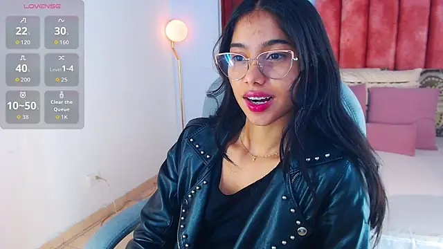 Snapshot of Milaa_Star_ chatting on October 24, 2025, 4:11 am Milaa Star online show from October 24, 2025, 4:11 am