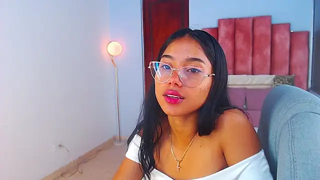 Snapshot of Milaa_Star_ chatting on October 3, 2025, 4:14 am Milaa Star online show from October 3, 2025, 4:14 am