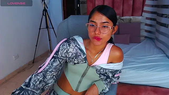 Snapshot of Milaa_Star_ chatting on October 2, 2025, 4:38 am Milaa Star online show from October 2, 2025, 4:38 am