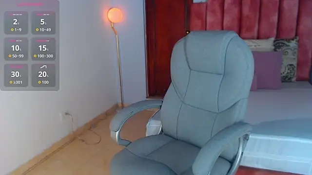 Snapshot of Milaa_Star_ chatting on October 23, 2025, 4:00 am Milaa Star online show from October 23, 2025, 4:00 am