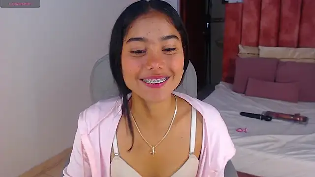 Snapshot of Milaa_Star_ chatting on September 17, 2025, 3:52 am Milaa Star online show from September 17, 2025, 3:52 am