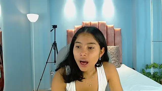 Milaa Star  online show from February 11, 2026, 4:01 am