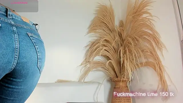 Snapshot of Noami_Rose chatting on November 29, 2025, 2:34 am Noami Rose online show from November 29, 2025, 2:34 am