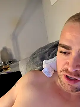 Snapshot of Dallasbest214 chatting on October 28, 2025, 8:19 pm Dallasbest214 online show from October 28, 2025, 8:19 pm