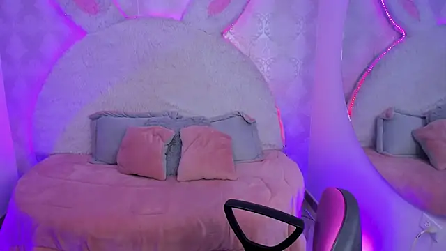 Salome Smitth 1 online show from February 10, 2026, 8:08 pm