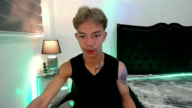 jersthebigfuckerxxx online show from October 4, 2025, 2:24 am