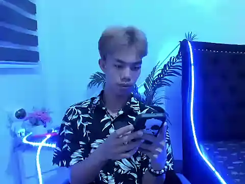 jersthebigfuckerxxx online show from November 8, 2025, 2:26 am