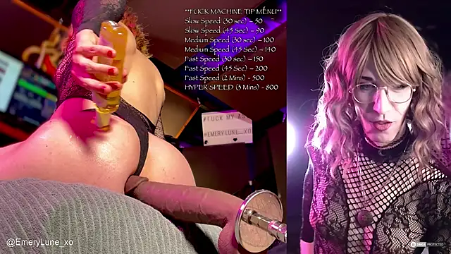 EmeryLune xo online show from November 11, 2025, 5:02 am