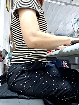 irina hana online show from November 18, 2025, 2:49 am