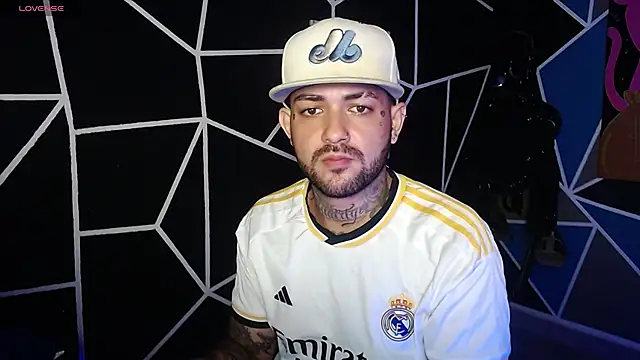 nicolastorres99 online show from November 4, 2025, 2:37 am