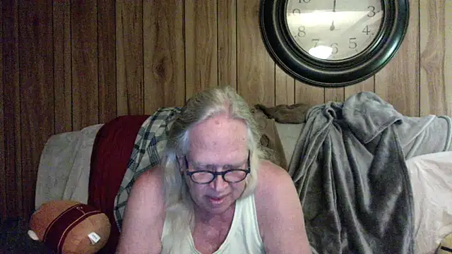 Snapshot of OldLadySara chatting on July 13, 2026, 12:54 am OldLadySara online show from July 13, 2026, 12:54 am