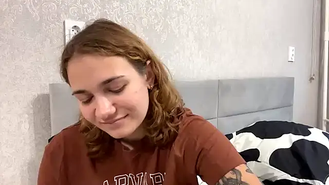 Snapshot of SunPunnyGirl chatting on September 20, 2025, 5:12 am SunPunnyGirl online show from September 20, 2025, 5:12 am