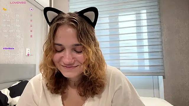 Snapshot of SunPunnyGirl chatting on September 25, 2025, 6:30 am SunPunnyGirl online show from September 25, 2025, 6:30 am