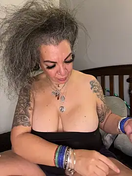 Snapshot of dieseldame1313 chatting on September 25, 2025, 9:15 am dieseldame1313 online show from September 25, 2025, 9:15 am