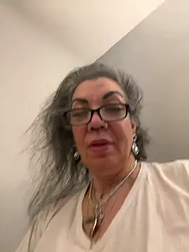 Snapshot of dieseldame1313 chatting on March 13, 2025, 1:43 am dieseldame1313 online show from March 13, 2025, 1:43 am