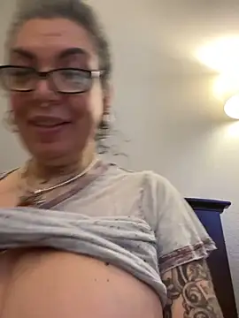 Snapshot of dieseldame1313 chatting on February 13, 2025, 7:56 am dieseldame1313 online show from February 13, 2025, 7:56 am