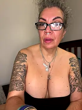 Snapshot of dieseldame1313 chatting on October 13, 2025, 10:17 am dieseldame1313 online show from October 13, 2025, 10:17 am