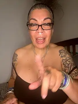 Snapshot of dieseldame1313 chatting on October 9, 2025, 4:57 am dieseldame1313 online show from October 9, 2025, 4:57 am