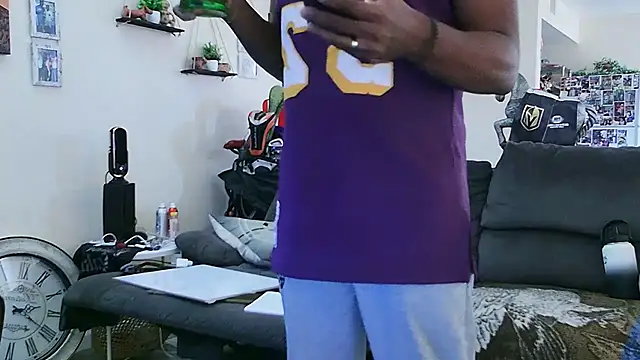 Str8ishVegasGuy online show from October 25, 2025, 8:31 pm