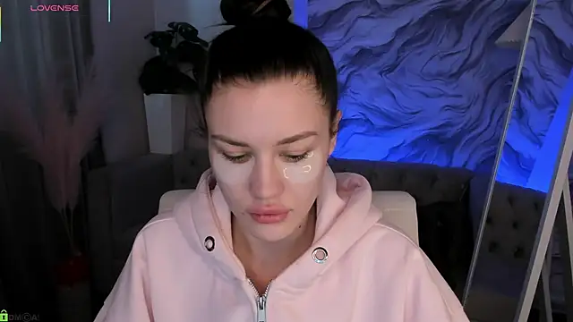 Aria Mila online show from March 17, 2026, 3:09 am