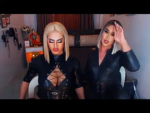 MystiqueQueen online show from September 14, 2025, 4:02 am