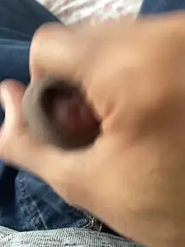 Snapshot of Moy27m chatting on October 16, 2025, 1:52 pm Moy27m online show from October 16, 2025, 1:52 pm