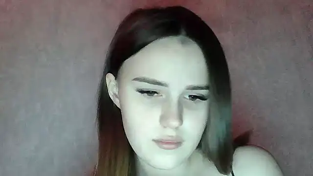 SweetLoraa online show from March 3, 2026, 7:43 pm