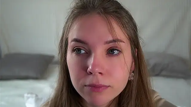 Snapshot of KarriBrownd chatting on October 9, 2025, 1:06 am KarriBrownd online show from October 9, 2025, 1:06 am