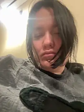 Snapshot of SunnyLeila2101 chatting on October 18, 2025, 5:59 pm SunnyLeila2101 online show from October 18, 2025, 5:59 pm