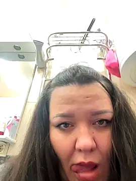 Snapshot of SunnyLeila2101 chatting on September 28, 2025, 11:39 am SunnyLeila2101 online show from September 28, 2025, 11:39 am