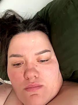 Snapshot of SunnyLeila2101 chatting on October 3, 2025, 5:31 am SunnyLeila2101 online show from October 3, 2025, 5:31 am