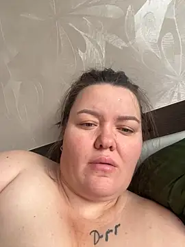 Snapshot of SunnyLeila2101 chatting on October 5, 2025, 6:59 am SunnyLeila2101 online show from October 5, 2025, 6:59 am