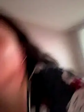 Snapshot of SunnyLeila2101 chatting on September 25, 2025, 4:18 am SunnyLeila2101 online show from September 25, 2025, 4:18 am