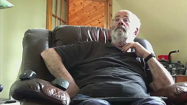 Snapshot of janzer13 chatting on June 2, 2026, 1:11 pm janzer13 online show from June 2, 2026, 1:11 pm