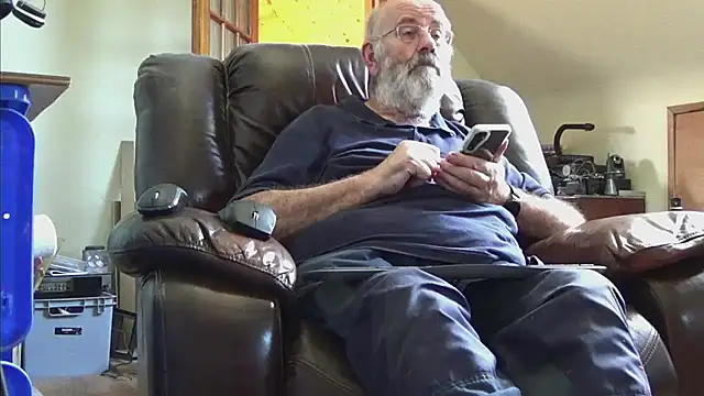 Snapshot of janzer13 chatting on September 22, 2025, 1:17 pm janzer13 online show from September 22, 2025, 1:17 pm