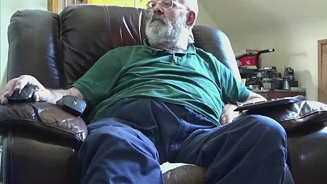 Snapshot of janzer13 chatting on April 24, 2026, 12:51 pm janzer13 online show from April 24, 2026, 12:51 pm